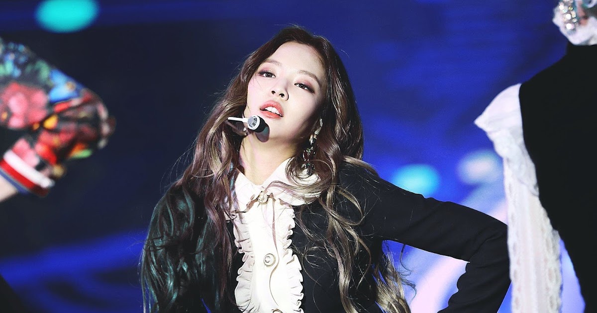 7 Photos of Jennie’s Classy and Sexy Stage Outfit - Koreaboo