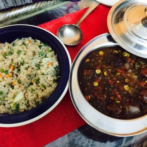 Veg Manchow Soup + Veg Fried Rice (650ml) Bowl Combo