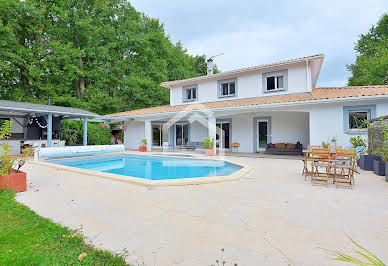 House with pool and terrace 10