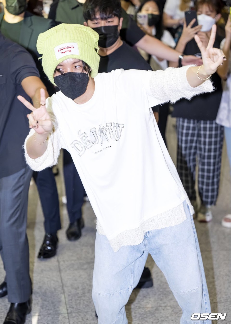 BTS's J-Hope Gains Attention For His Impressive Airport Fashion