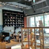 LOUISA COFFEE路易莎咖啡(CITYLINK南港門市)