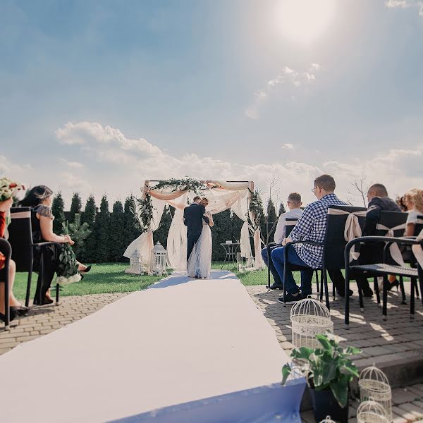 結婚式の写真家Viktoriya Yanushevich (vikayanuahevych)。2019 3月2日の写真