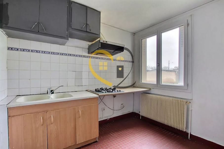 Vente appartement 3 pièces 54.27 m² à Bourges (18000), 50 000 €