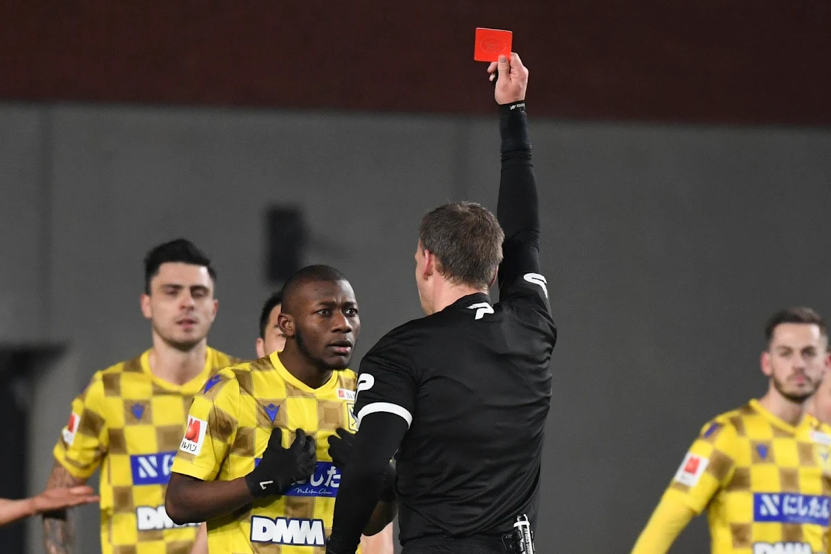 Referee Department fluit scheidsrechter Verboomen en VAR terug