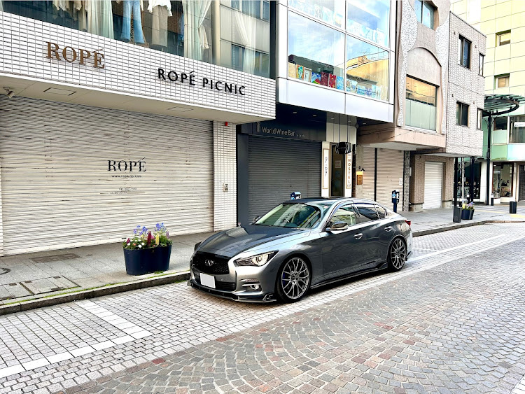スカイラインのリフレッシュ作業🧰・ペタペタ楽しい季節・早朝の観光地・飽きない車・赤信号は珈琲Timeに関するカスタム事例の投稿画像1枚目