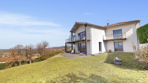 House with terrace 2
