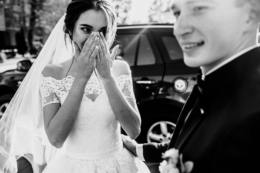 Fotograful de nuntă Maks Pyanov (maxwed). Fotografia din 18 octombrie 2018