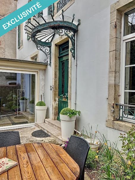 Vente maison 5 pièces 183 m² à Gray (70100), 189 000 €