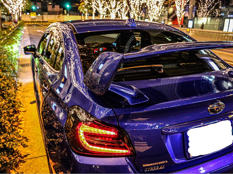 WRX STIのグランフロント大阪・イルミネーションと愛車・イルミコラボに関するカスタム事例の投稿画像3枚目