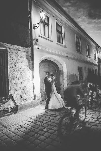Bryllupsfotograf Tibor Erdősi (erdositibor). Bilde av 24 februar 2016