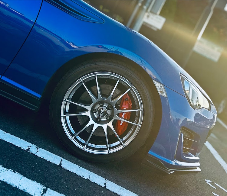 BRZのホイールショット・お題に乗っかってみたに関するカスタム事例の投稿画像1枚目