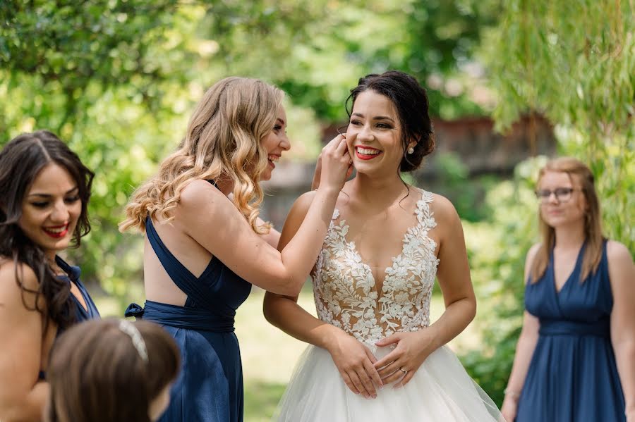 Fotógrafo de casamento Buzas Botond Buzas (botondbuzas). Foto de 9 de fevereiro 2023