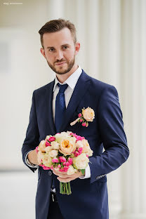 Fotógrafo de casamento Oleg Artamonov (olegart). Foto de 11 de setembro 2015