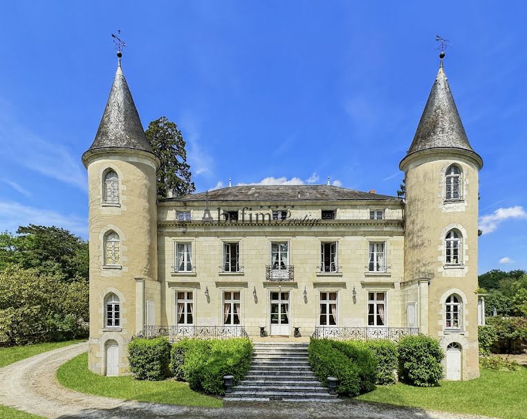 Vente château 15 pièces 650 m² à Tournon-Saint-Pierre (37290), 1 657 000 €