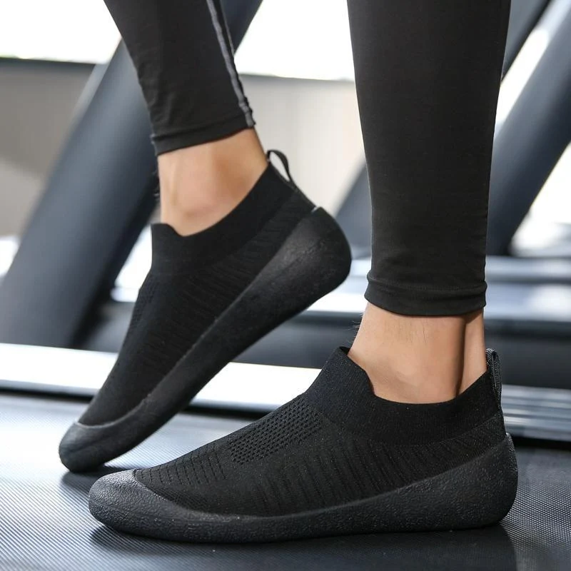 Scarpe Calzino Taglie Forti Uomo e Donna Tessuto Fly Traspirante Comfort e Leggerezza per Ogni Passaggio Design Moderno e Versatile