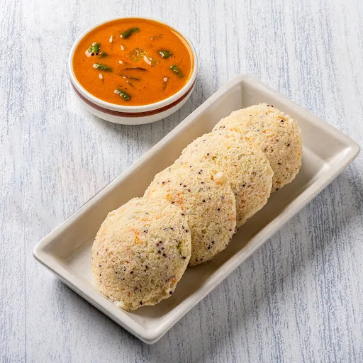 Carrot Ragi Idli With Sambar (3 Pcs)