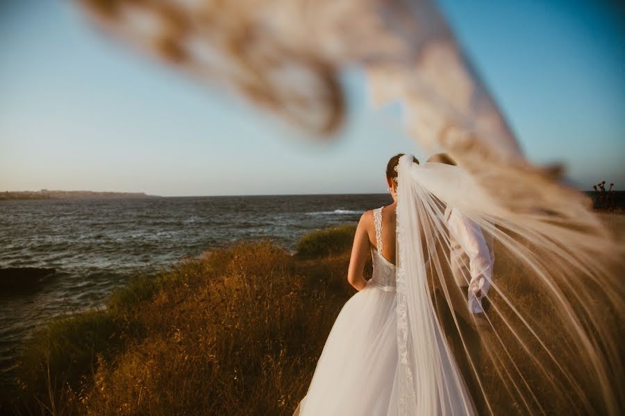 Fotografo di matrimoni Alessandro Castelli (obscura). Foto del 23 agosto 2019