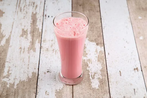 Strawberry Shake With Ice Cream