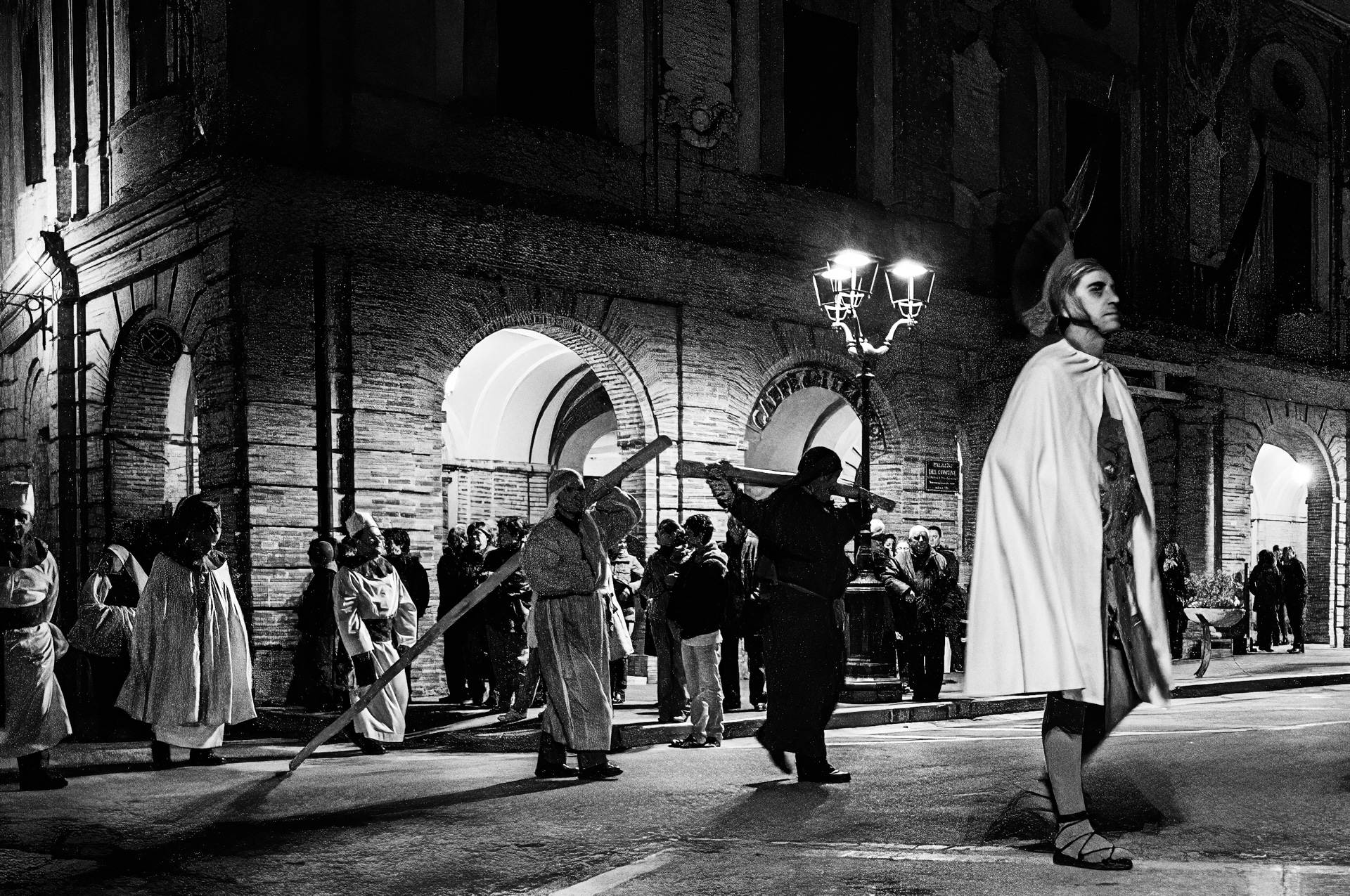 Processione nelle marche di Luporosso