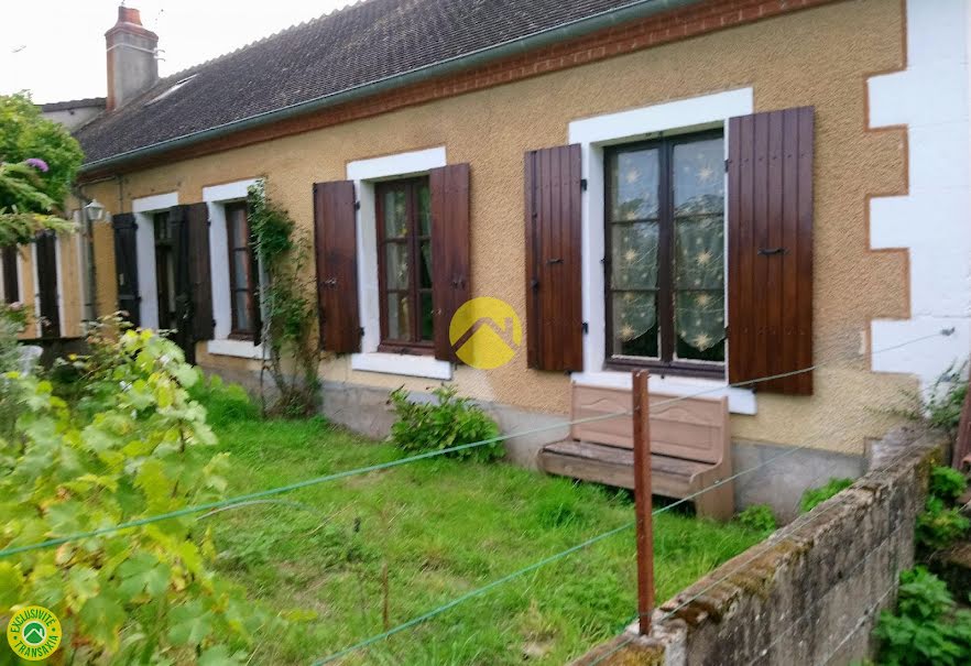 Vente maison 3 pièces 90 m² à Saint-Amand-Montrond (18200), 57 500 €