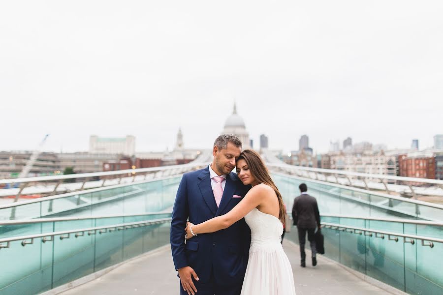 Fotógrafo de casamento Mircea Turdean (mirceaturdean). Foto de 12 de janeiro 2016