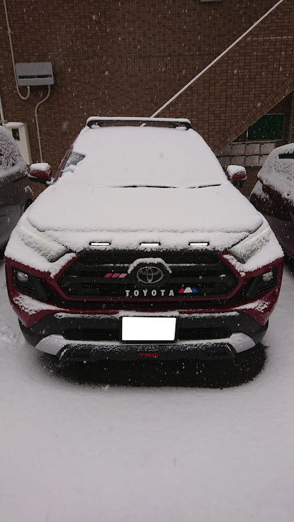 RAV4の雪が積もった・雪いらない・春よこい・ドライブに関するカスタム事例の投稿画像1枚目