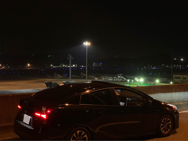 プリウスのUSDM・空港✈️・ドライブ・カレンダーに載ってみたい・いい26の日に関するカスタム事例の投稿画像4枚目