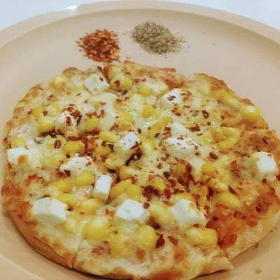 Corn Paneer Pizza (Medium 6 Slice)