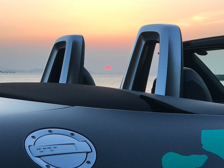 TT ロードスターの鳴門スカイライン・夕焼け・ロードスター ・アウディに関するカスタム事例の投稿画像1枚目