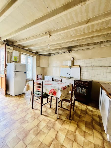 Vente maison 4 pièces 82 m² à Vars (16330), 69 000 €
