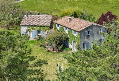 Maison avec piscine 2