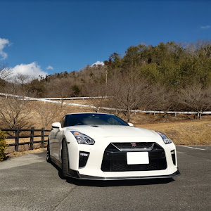 NISSAN GT-R