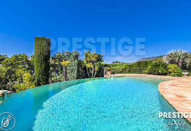 House with pool and terrace 4