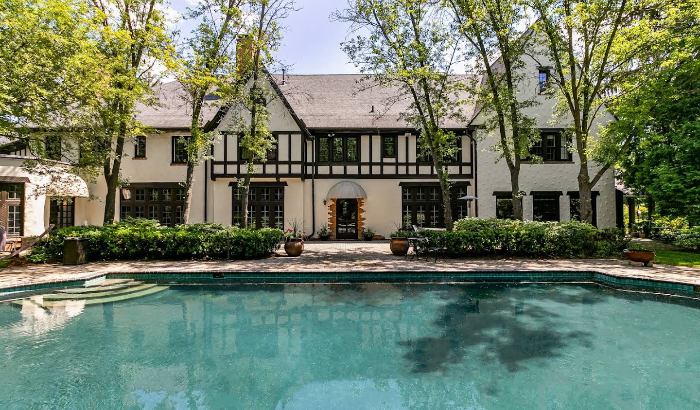 House with pool and garden Bloomfield Hills