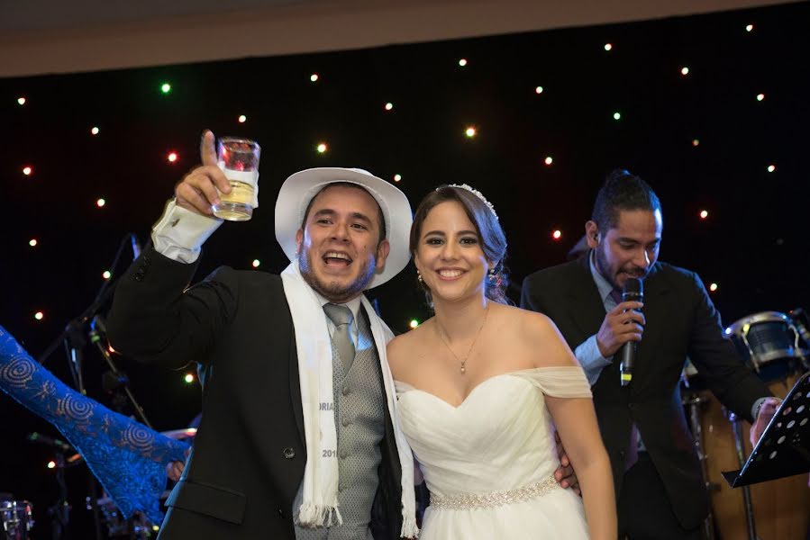 Fotógrafo de casamento Carlos Riofrio (carlosriofrio). Foto de 10 de junho 2020