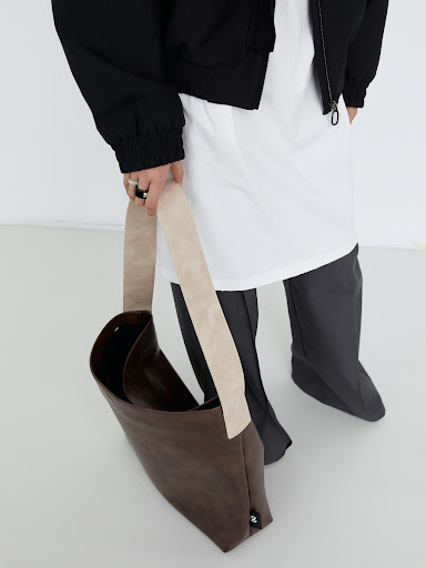 Title 4, Large Capacity Tote Bag with Wide 2-Color Shoul...