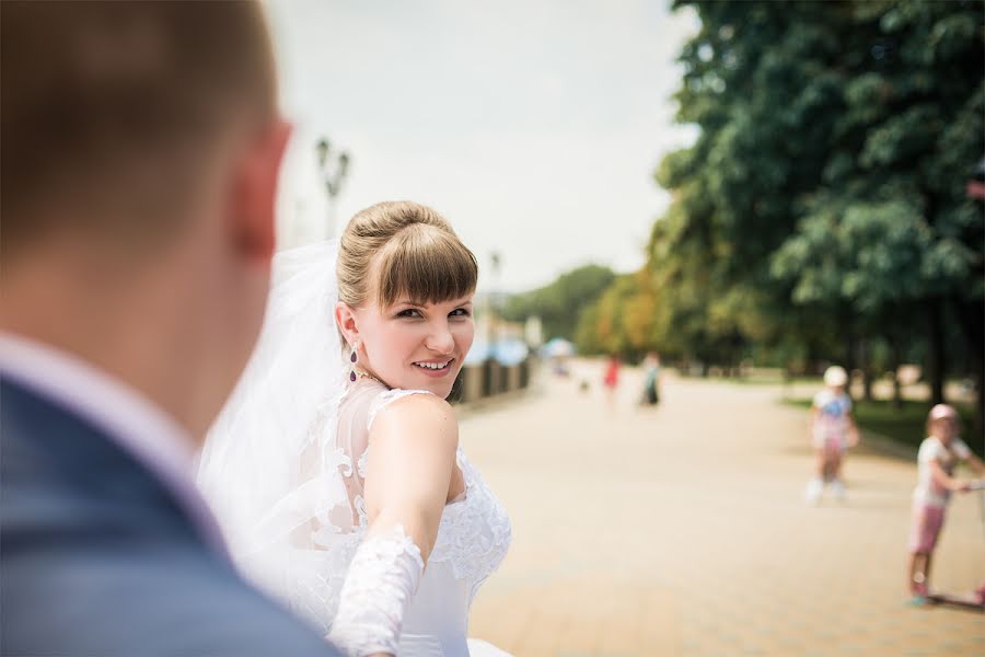 Fotógrafo de casamento Oleg Shelomencev (oshelomentsev). Foto de 5 de dezembro 2015