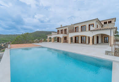 Villa avec piscine et terrasse 2