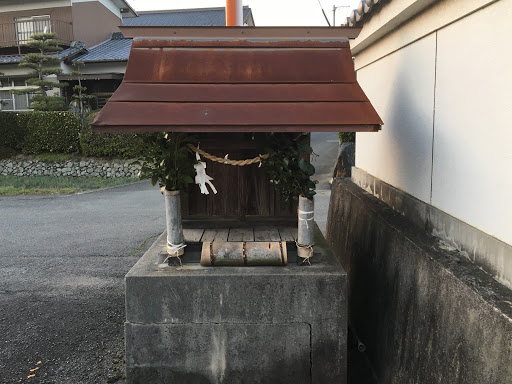 祠(平井町)