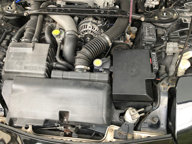 RX-7のバッテリーカバー・FD3S・RX-7・お盆休み最終日・大雨に気をつけて！に関するカスタム事例の投稿画像4枚目