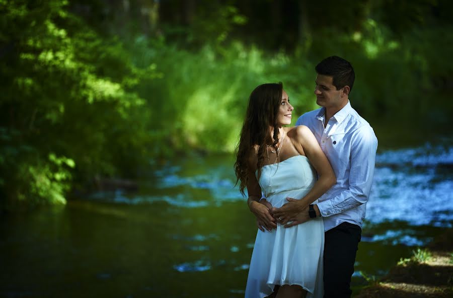 Fotografo di matrimoni Roland Földvári (foldvariphoto). Foto del 10 maggio 2020