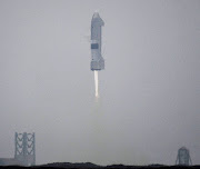 SpaceX SN15 starship prototype comes in for a successful landing for the first time from the company's starship facility in Boca Chica, Texas, US May 5, 2021.  