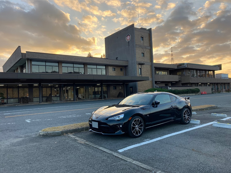 86のゴルフ場⛳️・86BRZ・86 zn6・夕焼けとクラブハウスと86とに関するカスタム事例の投稿画像1枚目