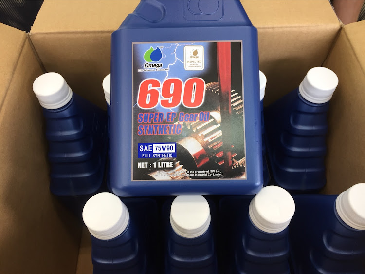 フィットのオメガ690・化学合成油100%・モービル1・合成油・GK5 RSに関するカスタム事例の投稿画像1枚目