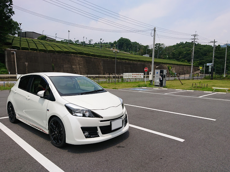 ヴィッツRS G'sのドライブ・お茶畑に関するカスタム事例の投稿画像1枚目