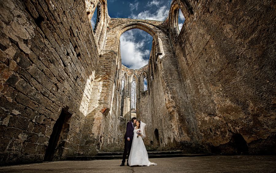 Wedding photographer Mikhail Miloslavskiy (studio-blick). Photo of 26 April 2022