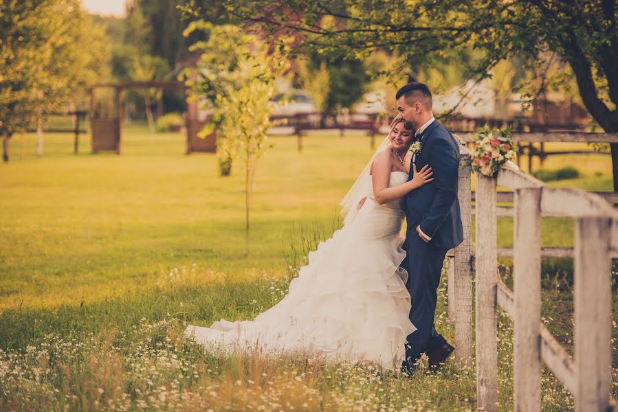 Fotograf ślubny Norbert Porció (porcionorbert). Zdjęcie z 11 października 2019