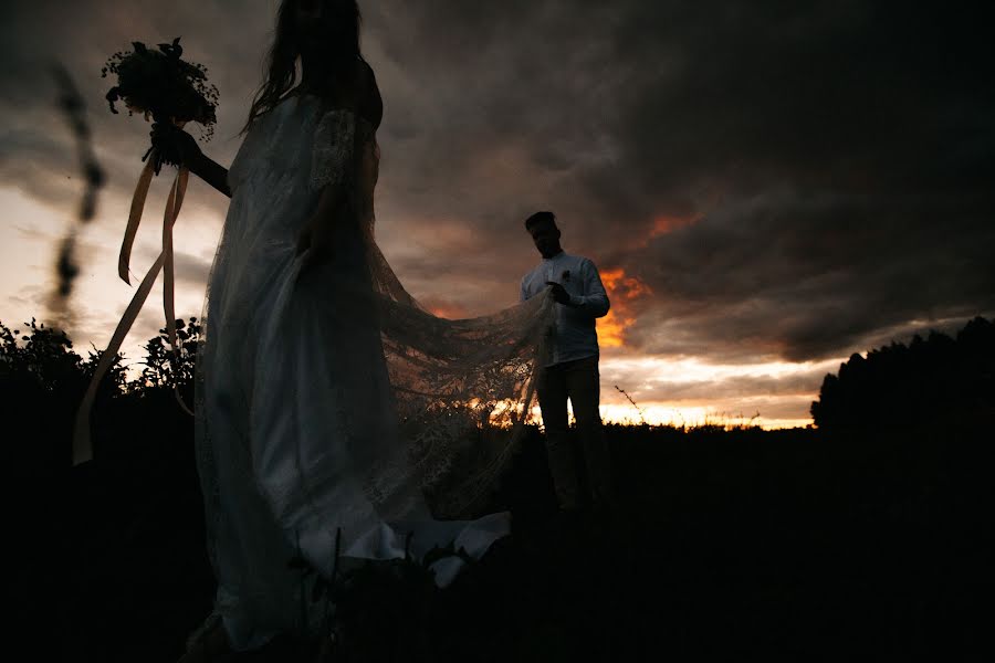 Fotografo di matrimoni Maksim Troickiy (maxtroitskiy). Foto del 11 dicembre 2019