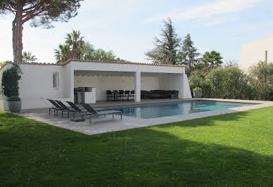 Contemporary house with pool and garden 2