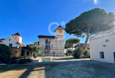 House with garden and terrace 13